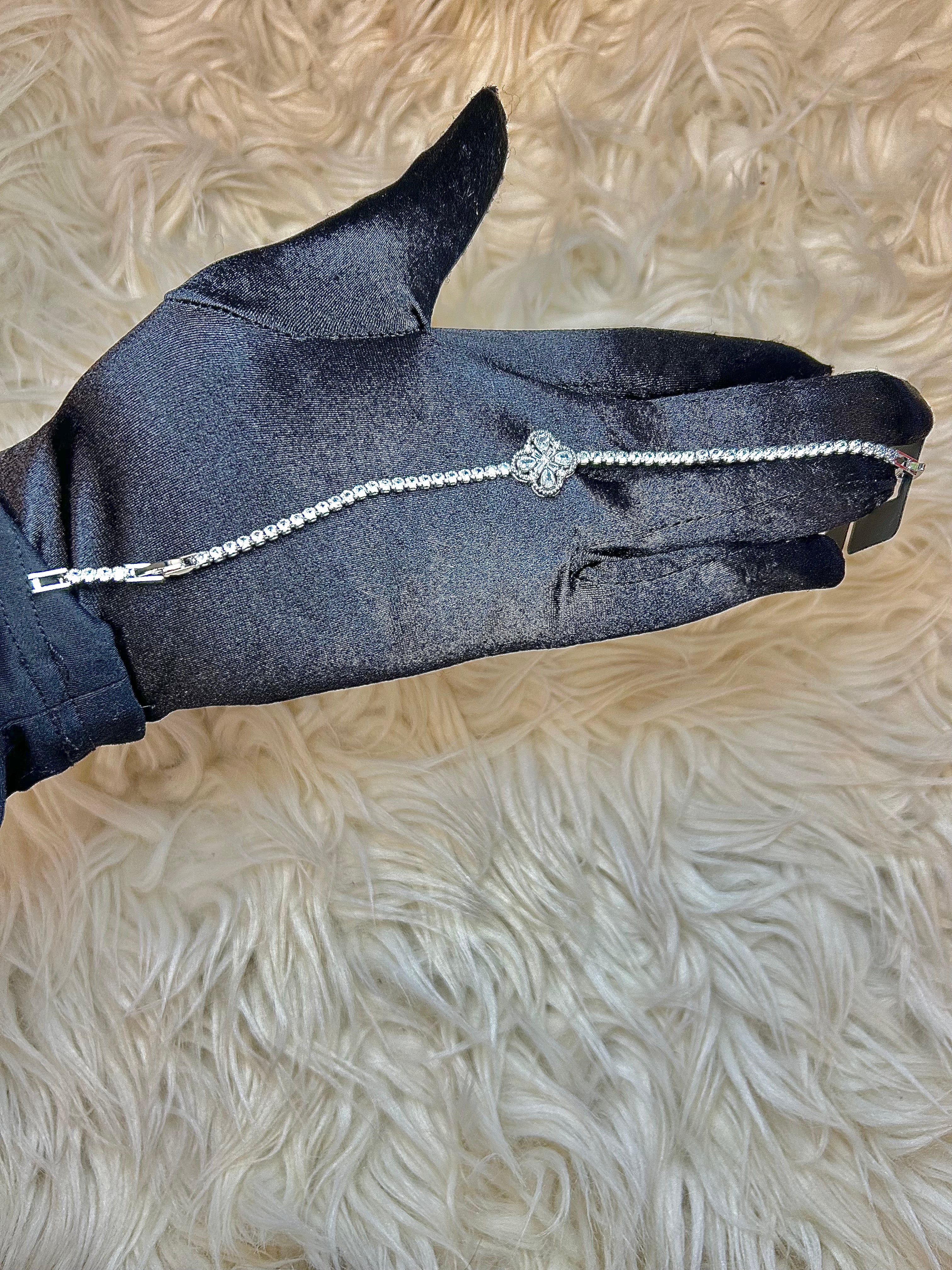Talia Clover Bracelet