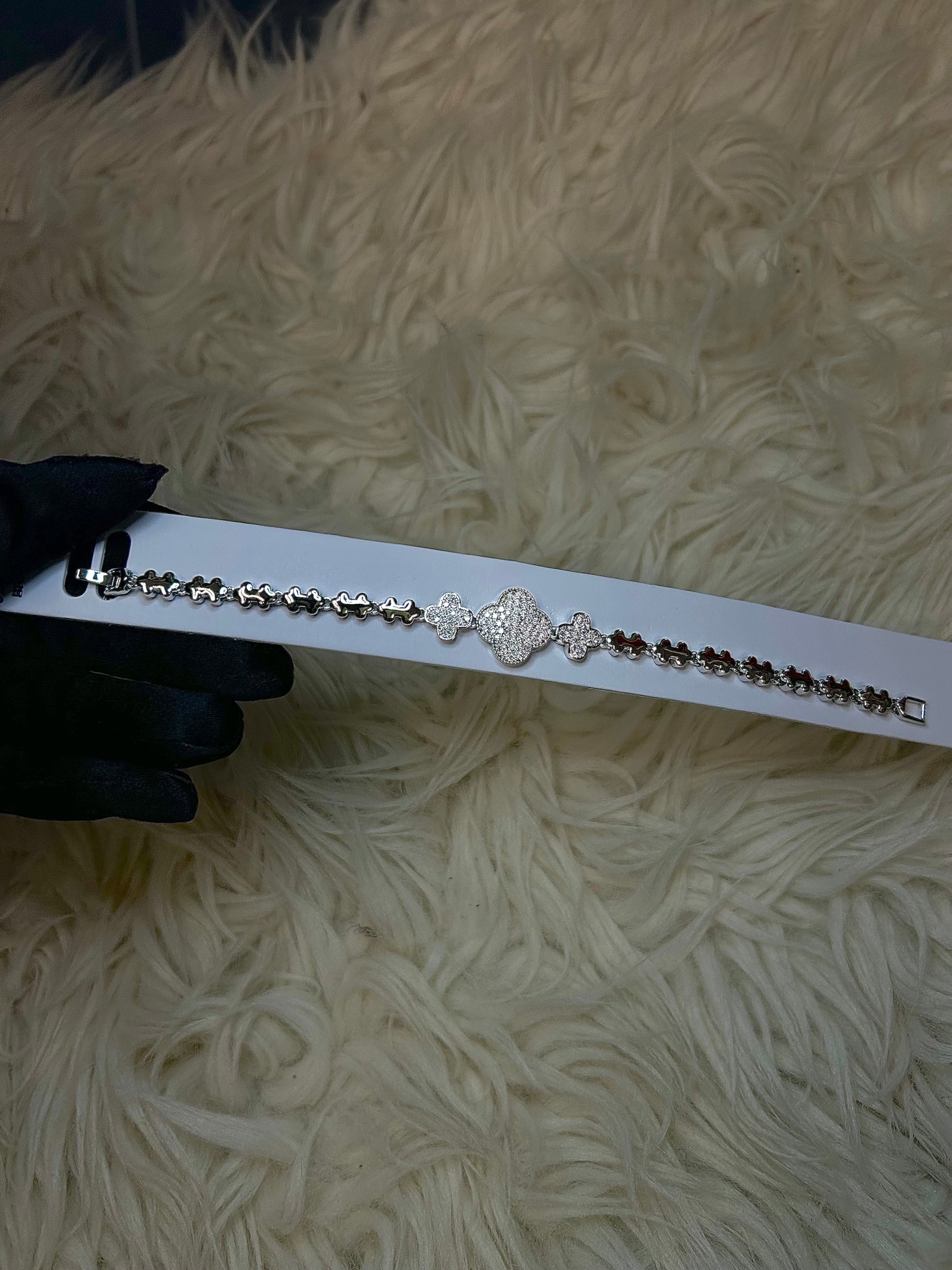 London Clover Bracelet